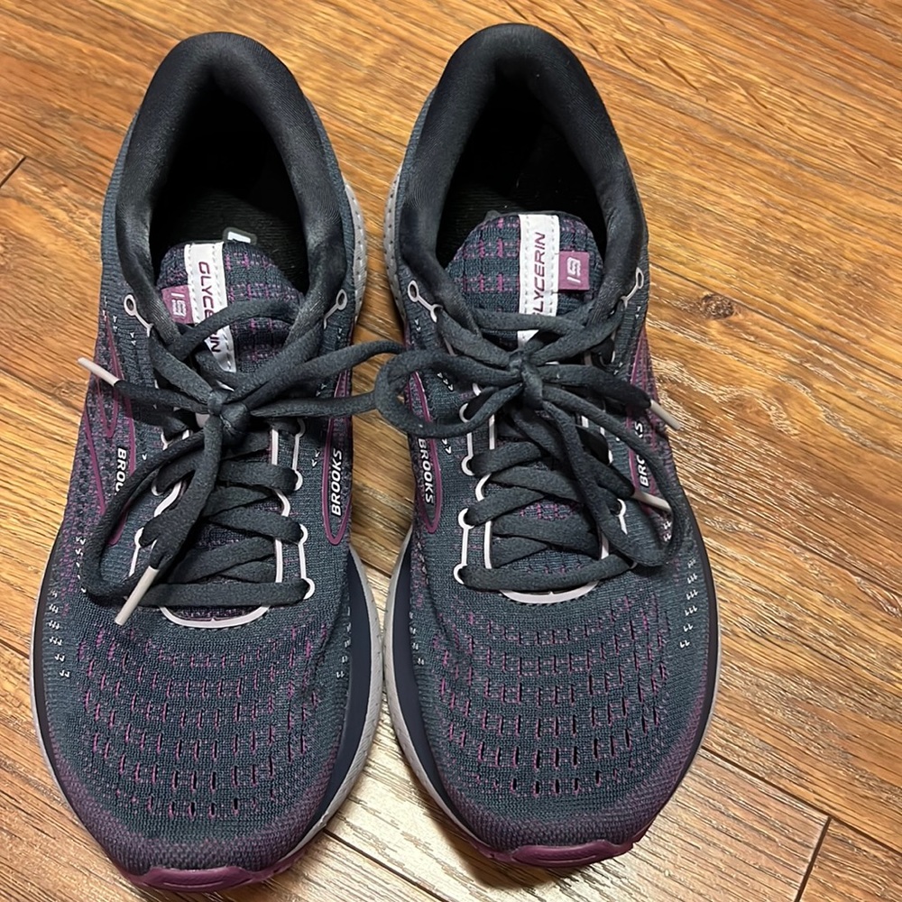 Brooks Glycerin Women’s Running Sneakers in Black and Purple